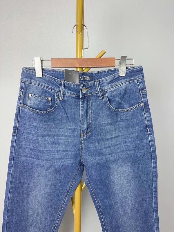 ブランドジーンズ着用イメージ